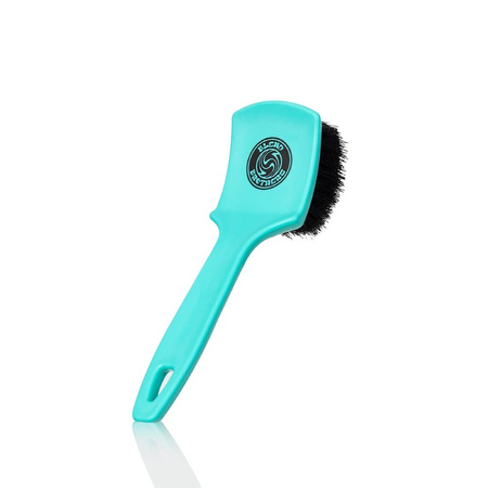 Blend Brothers Gripper - poręczna szczotka do opon z gęstym włosiem